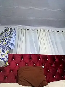 Samantha Sullivan  online show from February 28, 2025, 3:15 am