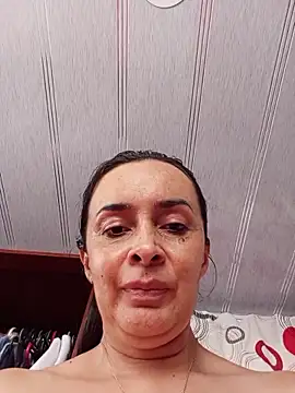Samantha Sullivan  online show from May 15, 2026, 2:24 pm