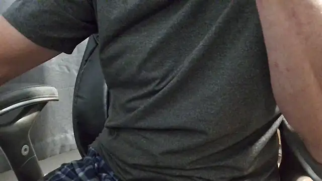 overaveragefreak4you online show from January 17, 2025, 5:53 am