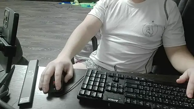 Snapshot of gamblingbum chatting on February 5, 2026, 8:13 pm gamblingbum online show from February 5, 2026, 8:13 pm