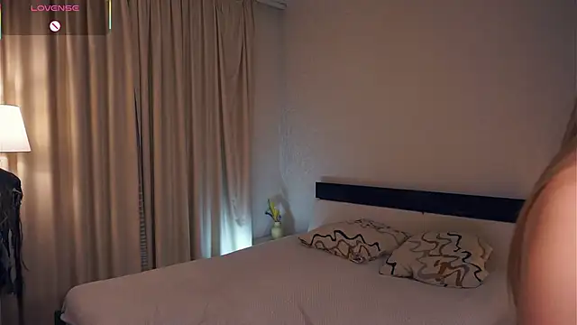 CathrynGeer online show from November 5, 2025, 6:30 pm