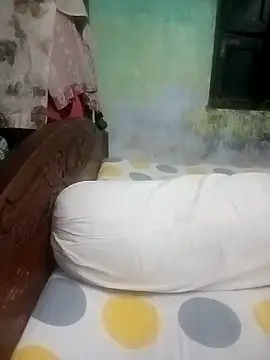 sajida34 online show from April 12, 2026, 11:32 pm