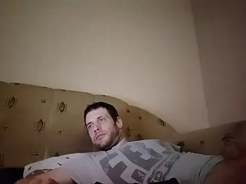 Snapshot of Vicktore007 chatting on February 18, 2026, 10:39 pm Vicktore007 online show from February 18, 2026, 10:39 pm