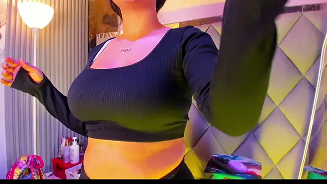 venusowen  online show from March 2, 2026, 1:29 pm