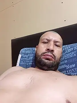 Snapshot of danielll2024 chatting on March 4, 2026, 4:18 am danielll2024 online show from March 4, 2026, 4:18 am