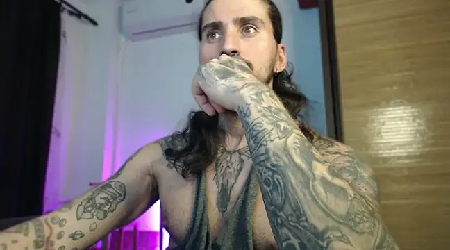 Snapshot of MateoHunk chatting on March 14, 2025, 8:06 pm MateoHunk online show from March 14, 2025, 8:06 pm