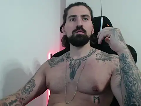 Snapshot of MateoHunk chatting on September 29, 2025, 2:44 pm MateoHunk online show from September 29, 2025, 2:44 pm