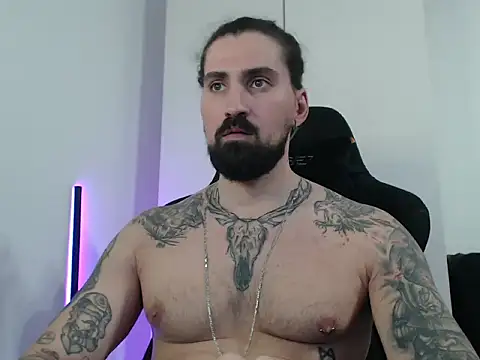 Snapshot of MateoHunk chatting on November 7, 2025, 11:43 am MateoHunk online show from November 7, 2025, 11:43 am