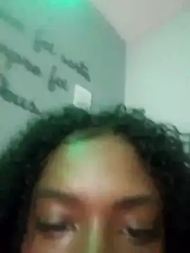 pretinhanovinha online show from February 3, 2026, 6:51 am