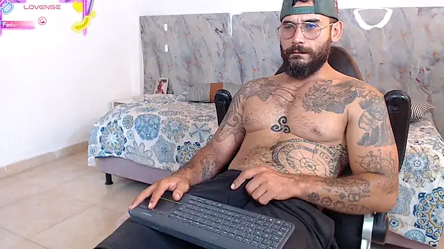 hanz col online show from December 4, 2025, 7:11 pm