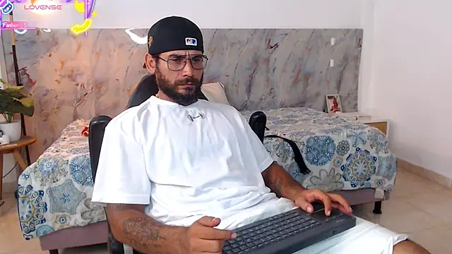 hanz col online show from January 14, 2026, 2:39 am