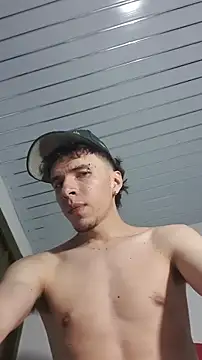 Snapshot of Keeny16 chatting on October 21, 2025, 4:35 am Keeny16 online show from October 21, 2025, 4:35 am