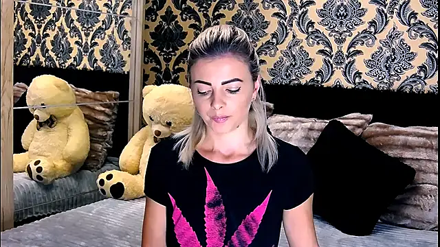 Aly girl1 online show from December 28, 2024, 10:25 am