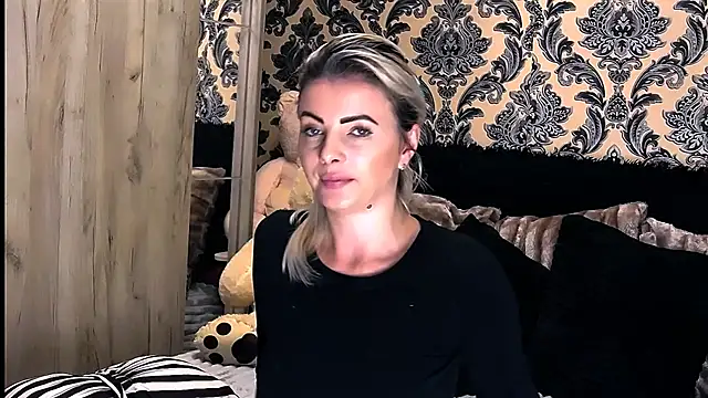 Aly girl1 online show from January 10, 2025, 1:09 pm