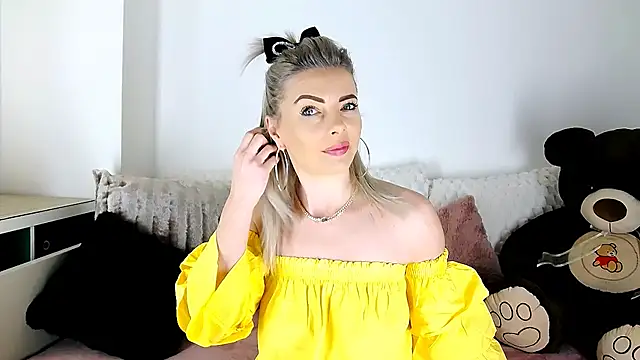 Snapshot of Aly_girl1 chatting on March 24, 2026, 10:31 am Aly girl1 online show from March 24, 2026, 10:31 am