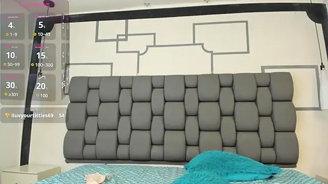 Jade squirtt online show from October 18, 2025, 1:01 pm