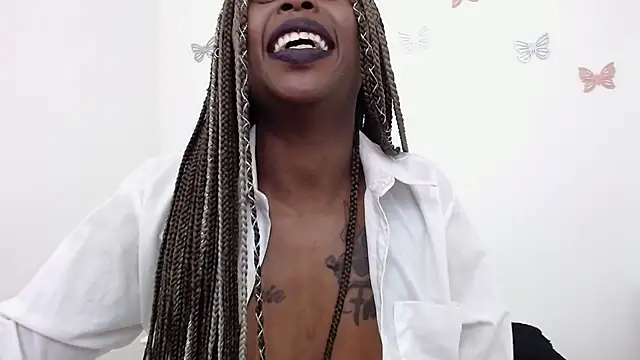 Snapshot of _Zooee chatting on December 23, 2024, 2:50 pm Zooee online show from December 23, 2024, 2:50 pm