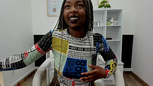 Snapshot of _Zooee chatting on January 8, 2025, 11:43 am Zooee online show from January 8, 2025, 11:43 am