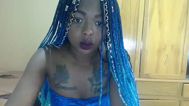 Snapshot of _Zooee chatting on January 27, 2025, 1:19 pm Zooee online show from January 27, 2025, 1:19 pm