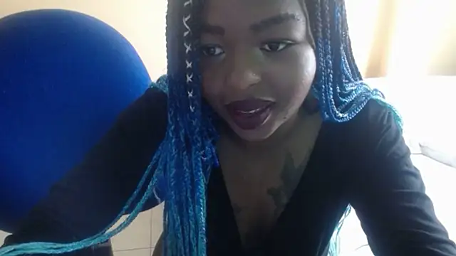 Snapshot of _Zooee chatting on February 5, 2025, 1:44 pm Zooee online show from February 5, 2025, 1:44 pm