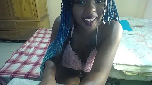 Snapshot of _Zooee chatting on February 18, 2025, 4:48 pm Zooee online show from February 18, 2025, 4:48 pm