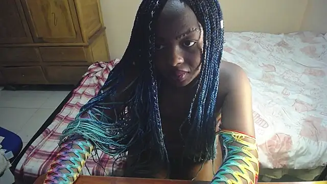 Snapshot of _Zooee chatting on March 4, 2025, 5:24 pm Zooee online show from March 4, 2025, 5:24 pm