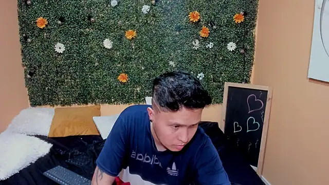 Lia Jefferson online show from December 22, 2024, 11:54 am