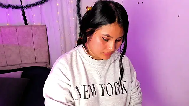 Little Ivy online show from January 2, 2025, 10:11 pm