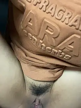 Snapshot of Boi_Boi2x chatting on February 24, 2025, 2:40 am Boi Boi2x online show from February 24, 2025, 2:40 am