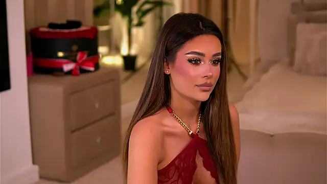 Snapshot of YasmineShaw chatting on January 13, 2026, 12:27 am YasmineShaw online show from January 13, 2026, 12:27 am