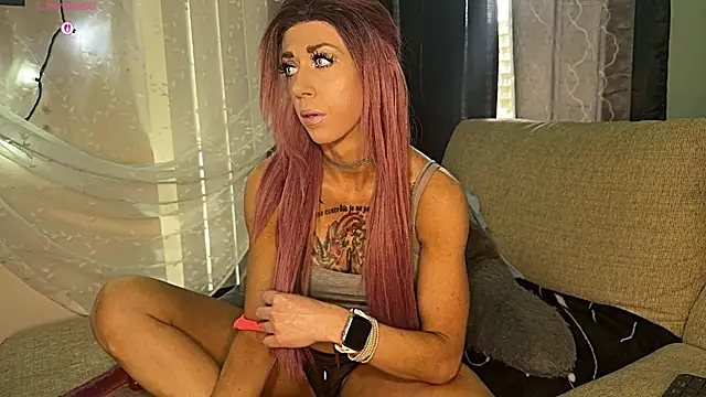 Snapshot of VeronicaRonnieTaylor chatting on September 17, 2025, 5:03 pm VeronicaRonnieTaylor online show from September 17, 2025, 5:03 pm