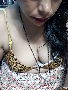 Urmila bhabhii online show from October 11, 2025, 5:17 am