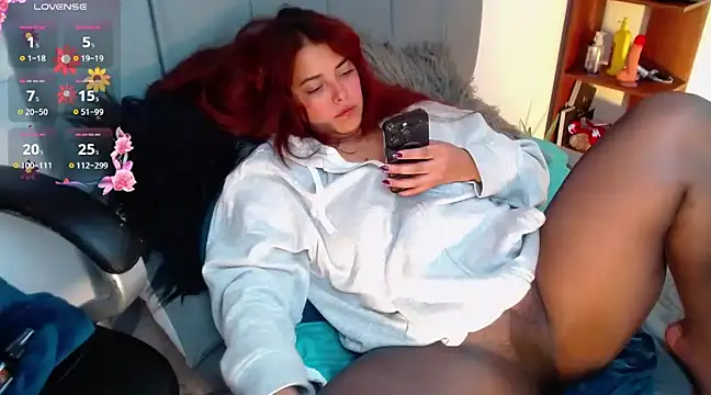 VictoriaMontero30000 online show from March 23, 2025, 6:37 am