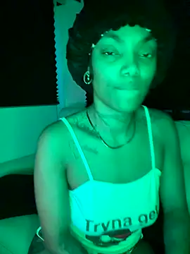 Snapshot of butterflybootyy chatting on September 18, 2025, 6:15 am butterflybootyy online show from September 18, 2025, 6:15 am