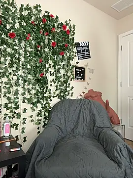 Snapshot of butterflybootyy chatting on November 3, 2025, 8:43 pm butterflybootyy online show from November 3, 2025, 8:43 pm