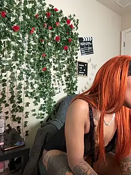 Snapshot of butterflybootyy chatting on November 25, 2025, 3:06 am butterflybootyy online show from November 25, 2025, 3:06 am