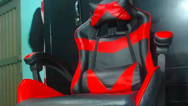 black30cmdick online show from October 13, 2025, 9:09 am