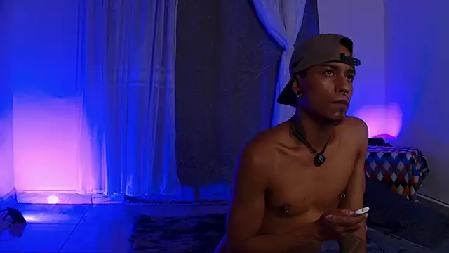 Snapshot of Mowgli_FFun chatting on May 26, 2026, 3:02 am Mowgli FFun online show from May 26, 2026, 3:02 am