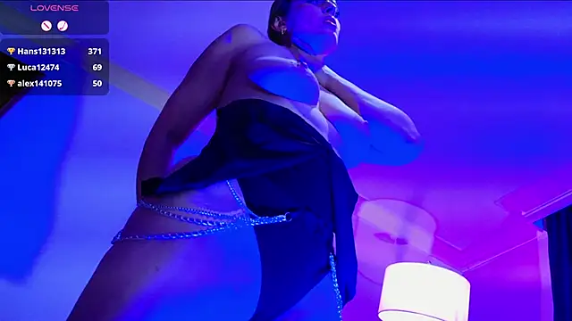 Snapshot of Lizzymontanaa chatting on December 30, 2024, 1:58 am Lizzymontanaa online show from December 30, 2024, 1:58 am