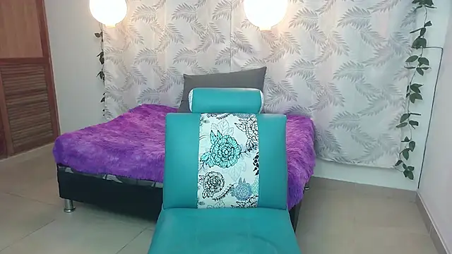 Mya paris online show from January 25, 2025, 8:10 am