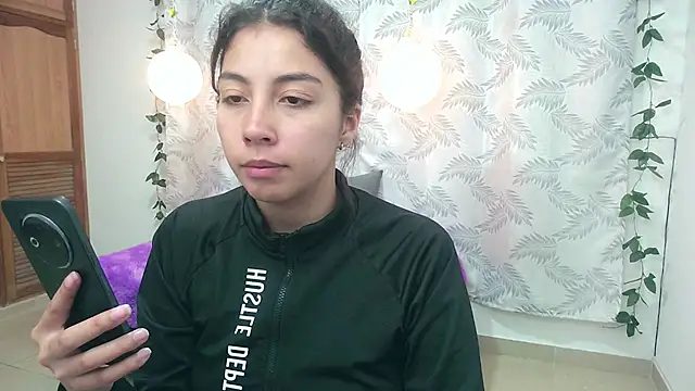 Mya paris online show from February 4, 2025, 10:55 pm