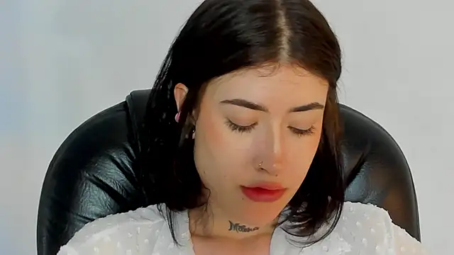 melody suarez online show from January 22, 2025, 1:31 am