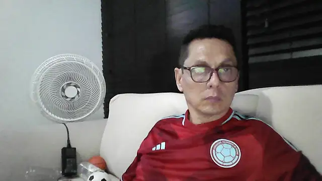 Snapshot of MarcusKelvin chatting on October 9, 2025, 1:14 am MarcusKelvin online show from October 9, 2025, 1:14 am