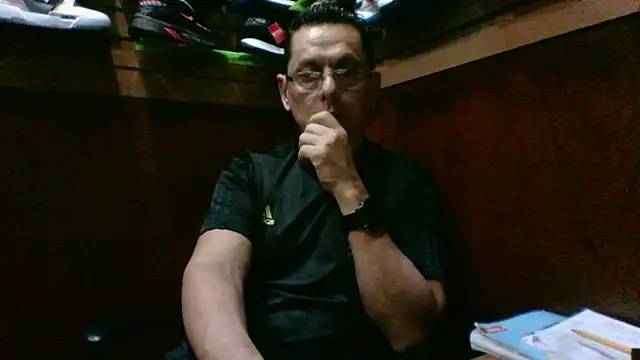 Snapshot of MarcusKelvin chatting on October 24, 2025, 11:50 am MarcusKelvin online show from October 24, 2025, 11:50 am