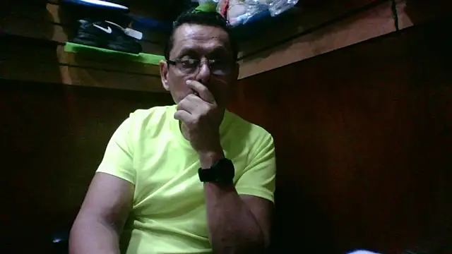 Snapshot of MarcusKelvin chatting on October 31, 2025, 1:34 pm MarcusKelvin online show from October 31, 2025, 1:34 pm