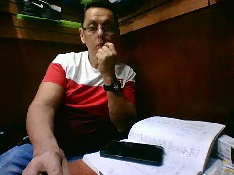 Snapshot of MarcusKelvin chatting on November 1, 2025, 12:51 pm MarcusKelvin online show from November 1, 2025, 12:51 pm