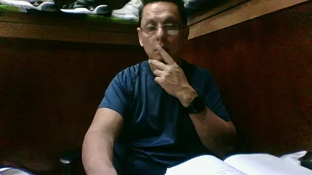 Snapshot of MarcusKelvin chatting on November 17, 2025, 3:51 pm MarcusKelvin online show from November 17, 2025, 3:51 pm