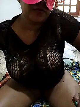 Snapshot of Chanel_Blue_Sl chatting on January 11, 2025, 4:06 am Chanel Blue Sl online show from January 11, 2025, 4:06 am