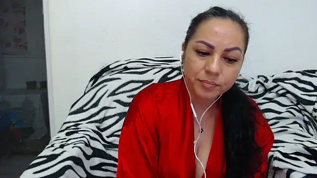 Snapshot of MissElla chatting on May 22, 2026, 10:15 pm MissElla online show from May 22, 2026, 10:15 pm