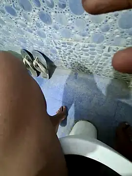 Snapshot of divyansh_hyderabadi chatting on December 5, 2024, 7:16 am divyansh hyderabadi online show from December 5, 2024, 7:16 am